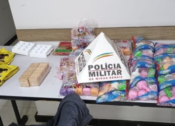 Material furtado em creche foi recuperado com trio de suspeito -  (crédito: PMMG/Divulgação)