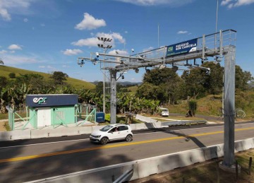 O condutor que a pelo sistema Free Flow tem até 30 dias para fazer o pagamento. Depois disso, caso o valor não seja quitado, o motorista é multado e recebe cinco pontos na CNH -  (crédito: EPR Sul de Minas)
