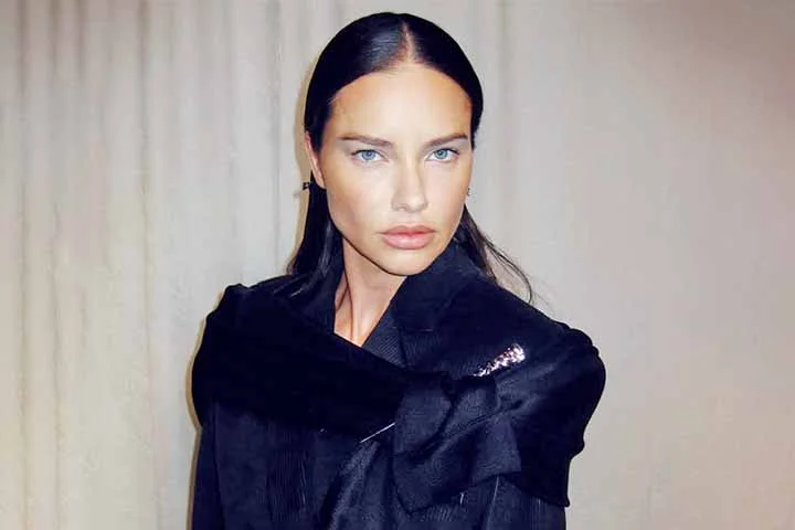 A modelo brasileira Adriana Lima, de imenso sucesso internacional, completa 44 anos neste dia 12 de junho. 
 -  (crédito: Reprodução do Instagram @adrianalima)