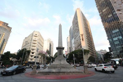 A Praça Sete de Setembro é mais do que um cruzamento central: é memória viva, palco de manifestações políticas, epicentro cultural e referência econômica de Belo Horizonte -  (crédito: Marcos Vieira/EM/D.A.Press)
