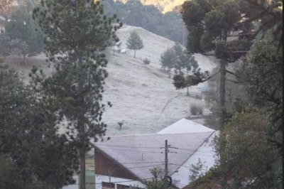 Geada em Monte Verde, no Sul de Minas, em 2021, quando cidade registrou temperatura abaixo de zero -  (crédito: Hotel Cabeça de Boi/Divulgação)
