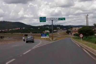 Trecho da MG-050 em Itaúna, Centro-Oeste de Minas Gerais -  (crédito: Bruno Freitas/EM/D.A.Press)