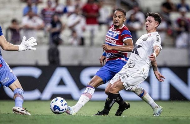 FORTALEZA - Muitos erros na etapa inicial, especialmente com Marinho. Yago Pikachu, que entrou em seu lugar, marcou dois gols e o Laion quase virou de maneira incrível. Mas, como o futebol é uma caixinha de surpresas, levou gol nos acréscimos e saiu derrotado. NOTA 6,0. Foto: Raul Baretta / Santos FC.