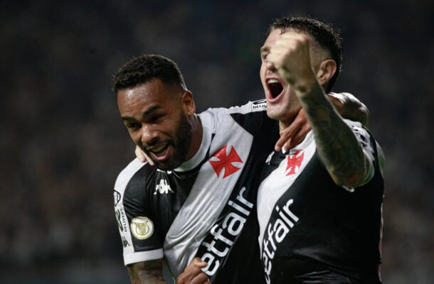 ALEX TEIXEIRA -   Substituiu Paulo Henrique aos minutos do segundo tempo e fez o arroz com feijão, ajudando o time a istrar a grande vantagem no placar. Foto: Leandro Amorim/Vasco