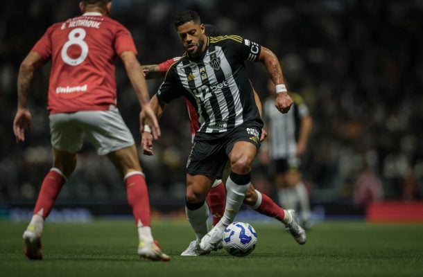 HULK – Teve sua flutuação tradicional, saindo da marcação e tentando triangular com Dudu e Scarpa. Mas ou em branco. NOTA: 6,5. Foto: Pedro Souza / Atlético