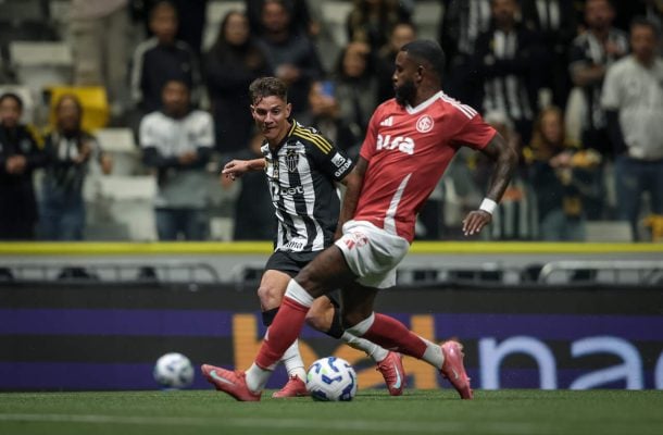 NATANAEL â?? ComeÃ§ou mal, perdendo muitas disputas para Wesley. Com a ajuda de Alan Franco no e, conseguiu ajustar o seu jogo. Mas segue precisando melhorar na marcaÃ§Ã£o. NOTA: 5,5. Foto: Pedro Souza / AtlÃ©tico