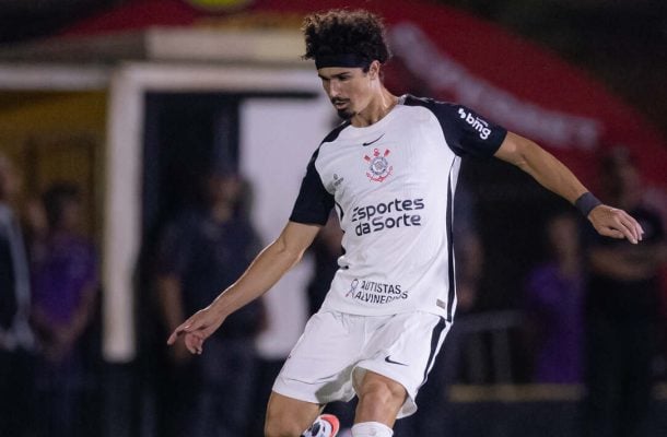 ANDRÉ RAMALHO -  Teve um desempenho aceitável antes do intervalo, mas sua atuação caiu vertiginosamente no segundo tempo. Demonstrou nervosismo, errou decisões simples e perdeu duelos importantes na defesa. NOTA 5,0. Foto: Rodrigo Coca/Agência Corinthians
