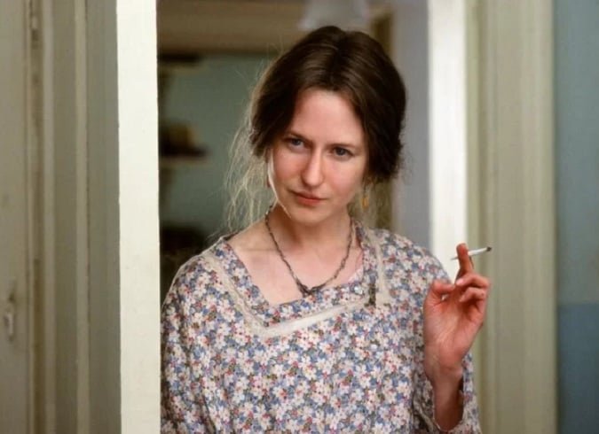 As Horas (2003)
Dirigido por Stephen Daldry, estrelado por Meryl Streep, Julianne Moore e Nicole Kidman.
Três mulheres de épocas diferentes têm suas vidas conectadas pelo romance "Mrs. Dalloway", explorando temas de amor, perda e identidade. 