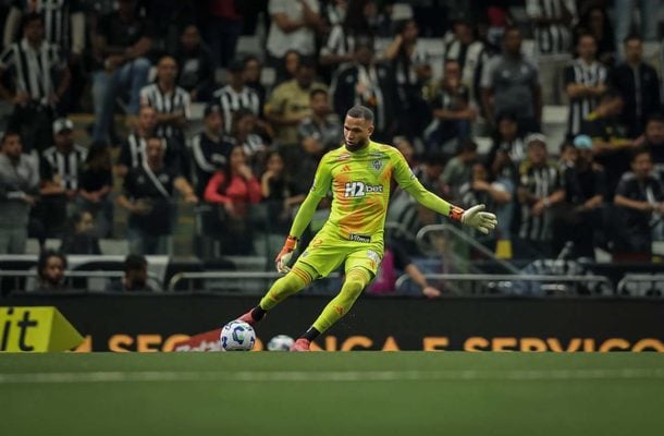 EVERSON – Muito seguro quando acionado. Fez defesas incríveis no segundo tempo e saiu como um dos melhores em campo. NOTA: 8,0. Foto: Pedro Souza / Atlético