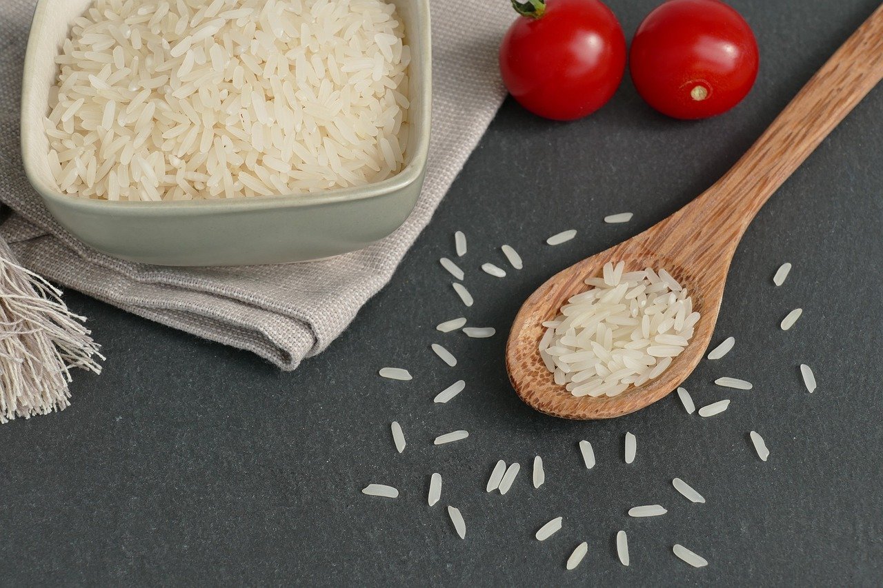 Arroz Basmati- Com grÃ£os longos e aroma perfumado, Ã© uma boa fonte de carboidratos complexos. Com origem na Ãndia, Ã© bastante consumido tambÃ©m no PaquistÃ£o. Seu aroma distinto torna-o ideal na culinÃ¡ria que inclui o curry no tempero.