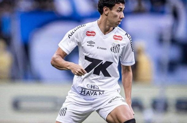 BONTEMPO - Entrou faltando pouco, mas deu tempo de roubar bola importante e dar assistência para o gol de Rollheiser. Merece receber nota. NOTA 7,5. Foto: Raul Baretta/ Santos FC.