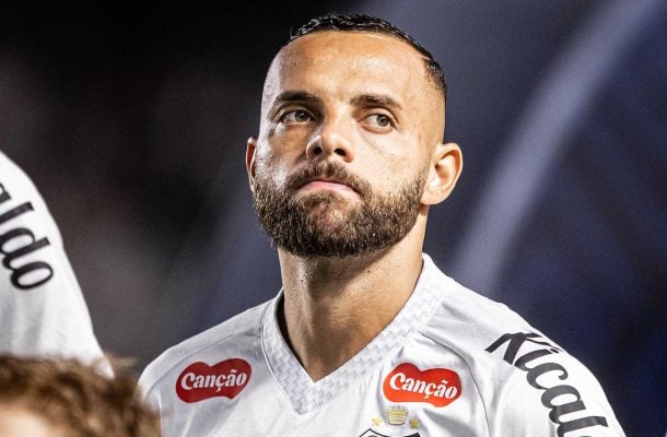 GUILHERME - Marcou um belo gol apÃ³s parede de Tiquinho na Ã¡rea adversÃ¡ria. Em respeito ao Fortaleza, sua ex-equipe, nÃ£o comemorou. NOTA 7,0. Foto: Raul Baretta/ Santos FC.