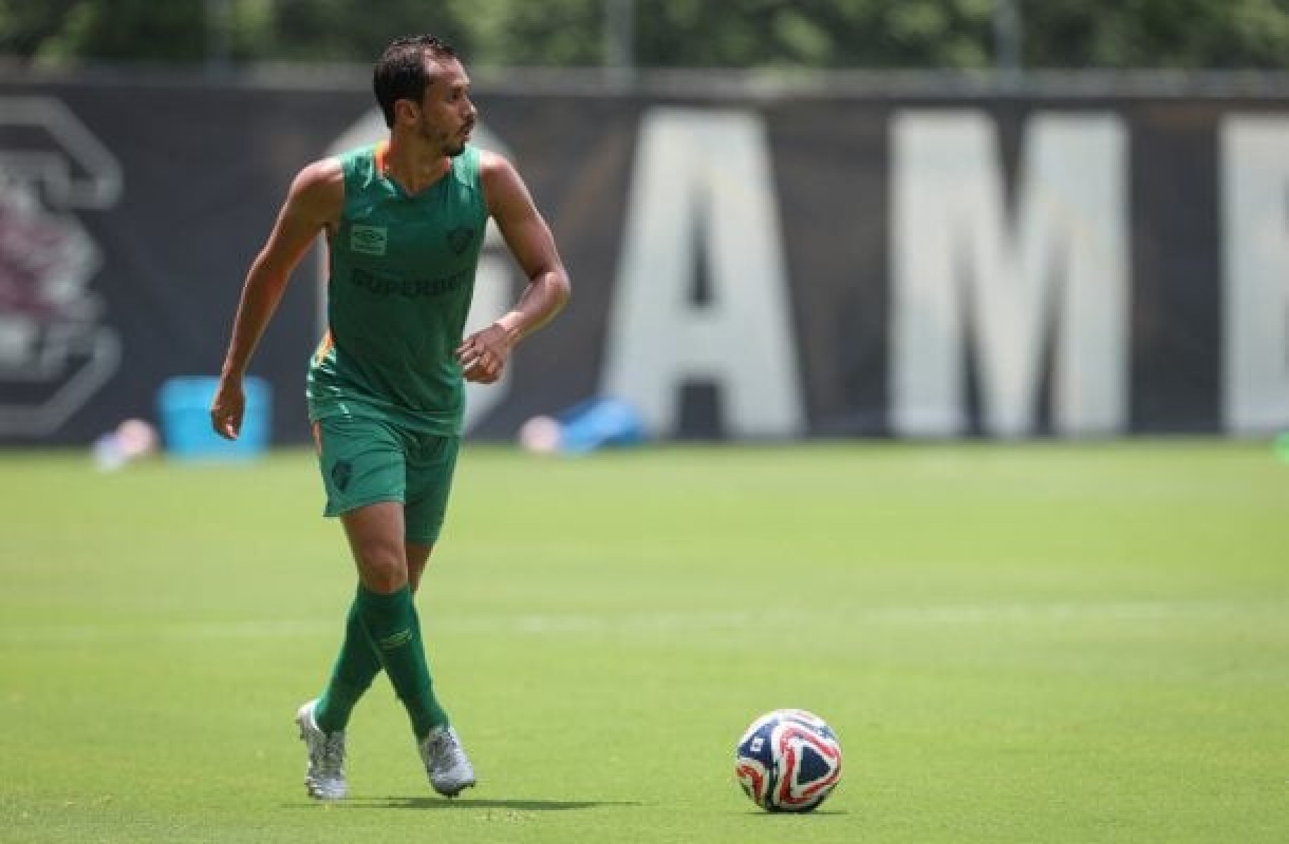 Lima cita calor dos EUA e projeta estreia do Fluminense: ‘Também somos time grande’