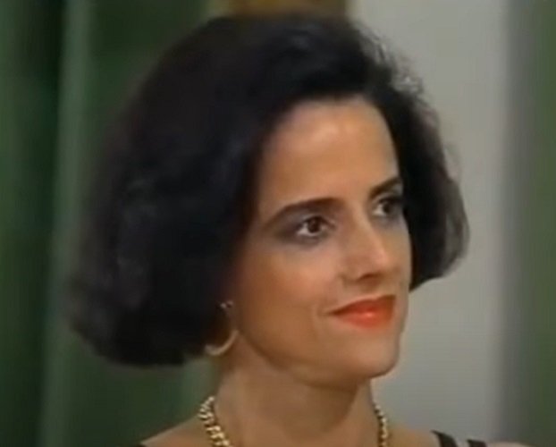Após retornar ao Brasil no final da década de 1970, Marieta Severo participou de diversas produções de destaque na televisão, como "Que Rei Sou Eu?" e "Deus nos Acuda".
