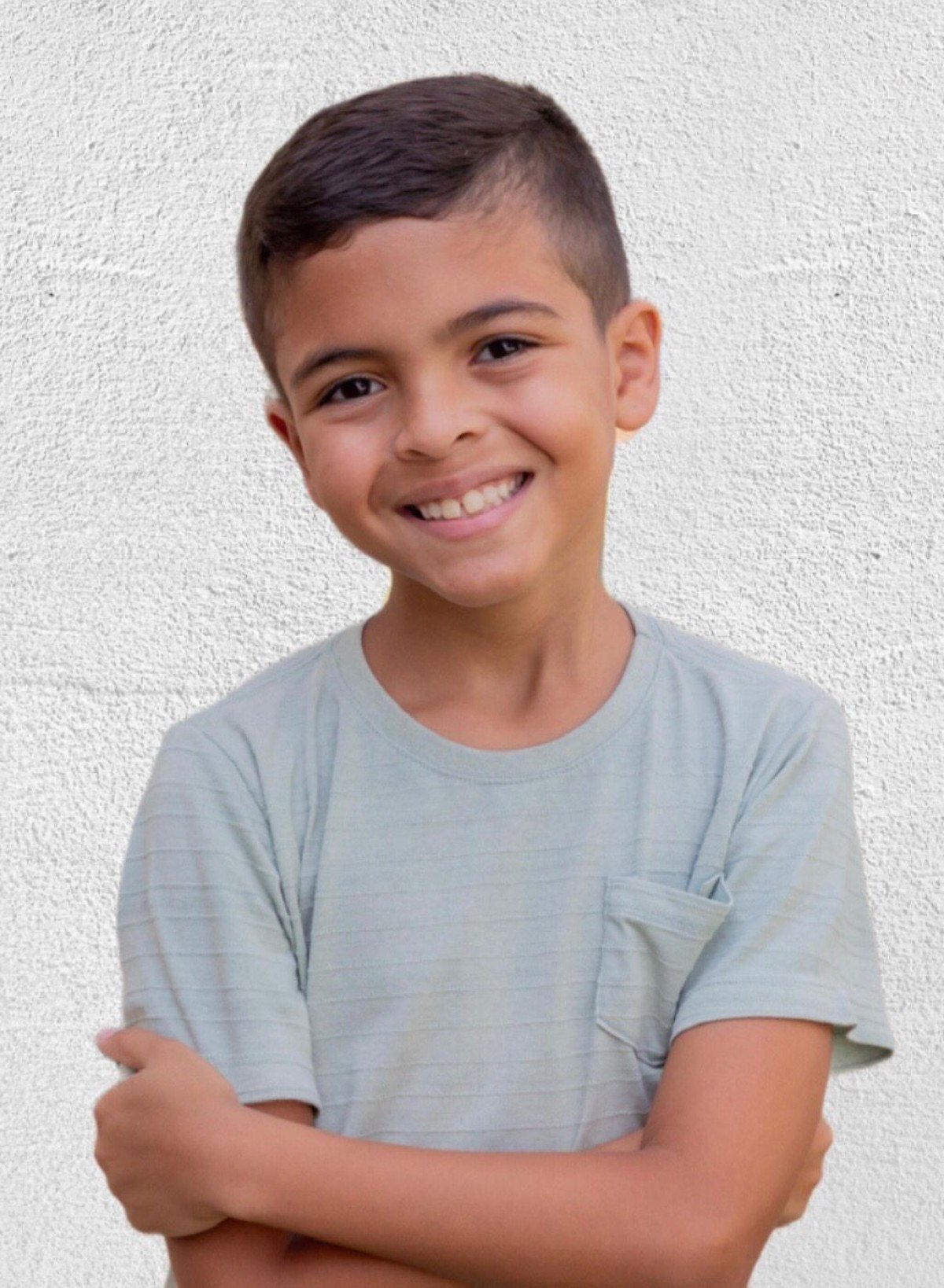 Samuel, de 11 anos, autor do livro "Cis, a vaga-lume colorida"
