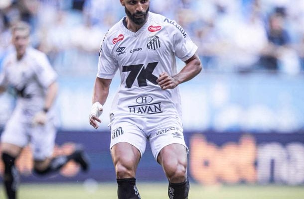 THACIANO - Entrou no lugar de Tiquinho e pouco tocou na bola. NOTA 5,5. Foto: Raul Baretta/ Santos FC.