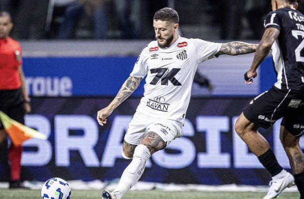 ZÉ RAFAEL - Teve atuação bastante sólida no primeiro tempo. Caiu de produção na etapa final, porém. NOTA 7,0. Foto: Raul Baretta/ Santos FC.