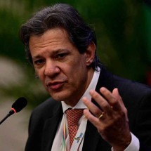 Sobressai a figura melancólica do ministro da Fazenda, fiel ao seu papel de guardião da integridade do crédito público e do equilíbrio financeiro do Estado e da economia -  (crédito: FABIO PORCIÚNCULA/AFP)