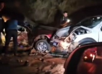 Batida frontal matou duas pessoas na rodovia estadual MGC-122 -  (crédito: Facebook/Reprodução)