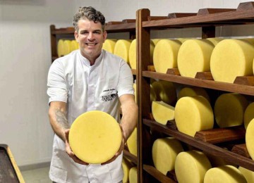 Jordane Macedo, idealizador da Rota do Queijo de Minas e do Made in Minas Gerais, que tem nova edição neste domingo, na praça da savassi -  (crédito: Sylvie Moyen/Divulgação)