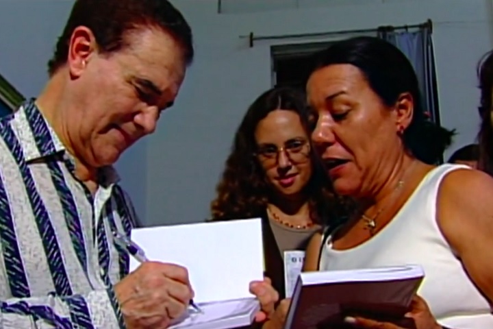 Algumas de suas obras mais conhecidas incluem "Vida Feliz" (2002), "Plenitude"(2002) e "Constelação Familiar" (2008).
