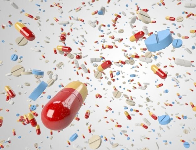 Estudos posteriores feitos a partir dos anos 1980 na ItÃ¡lia, Israel, Alemanha, Hungria, Espanha, BulgÃ¡ria e SuÃ©cia foram mais favorÃ¡veis ao medicamento: 1,1 caso de agranulocitose para cada 1 milhÃ£o de indivÃ­duos que usaram a dipirona.