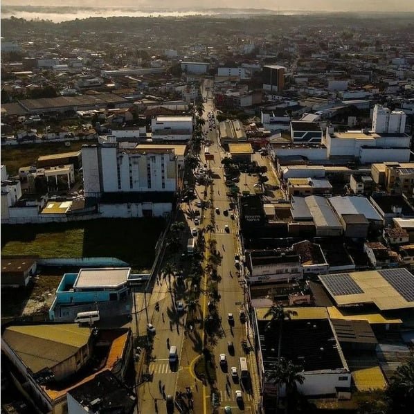 Santo Antônio de Jesus (BA)
Cidade do Recôncavo baiano, tem cerca de 103 mil habitantes e economia baseada no comércio e serviços. É um polo regional importante, com festas juninas famosas e devoção forte a seu padroeiro.