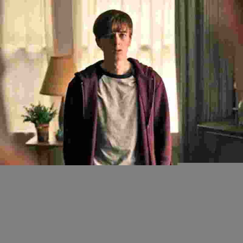 Talento jogado fora: Ator de série famosa com futuro promissor mata a mãe e pega prisão perpétua - riverdale.fandom.com