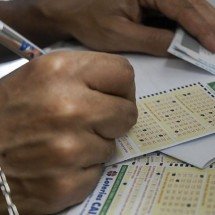 Mega-Sena 2927 sorteia hoje (14/10) prêmio de R$ 33 milhões - Marcello Casal Jr / Agência Brasil