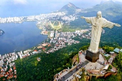 O Brasil ostenta uma das sete Maravilhas do Mundo Moderno. O Cristo Redentor fica a 709 metros acima do nível do mar, no Parque Nacional da Tijuca, sendo feito de concreto armado e pedra-sabão.  -  (crédito: Divulgação Pedro Kirilos Riotur)