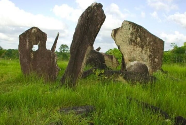 Uma estrutura rochosa localizada em uma colina do litoral norte do Amapá chama a atenção de quem visita o local.-Wikimedia Commons/Governo do Amapá