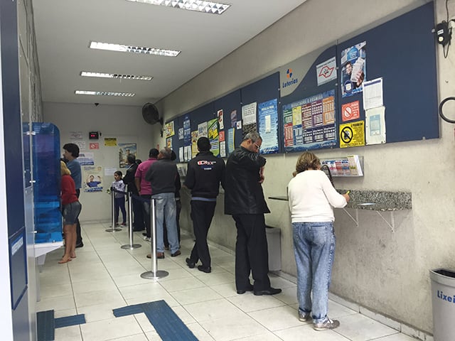 No entanto, os nÃºmeros nÃ£o foram registrados pela loteria e o grupo entrou na JustiÃ§a. O nome da loteria Ã© Esquina da Sorte e o caso Ã© famoso no estado. 