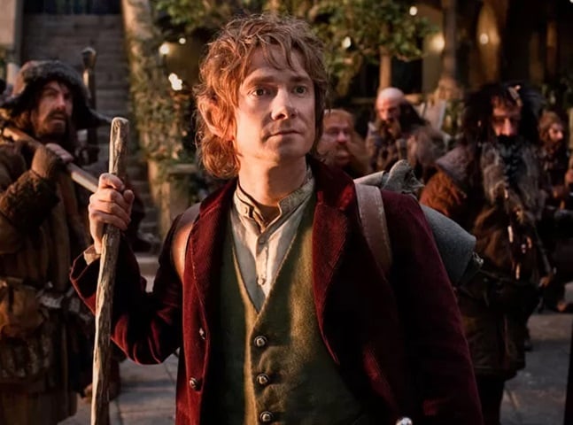 Em 2012, foi lançado "O Hobbit: Uma Jornada Inesperada". Bilbo Bolseiro (Martin Freeman), que vive uma vida pacata no condado, recebe a visita do mago Gandalf, o cinzento (Ian McKellen), que lhe promete uma aventura como nunca antes vista.