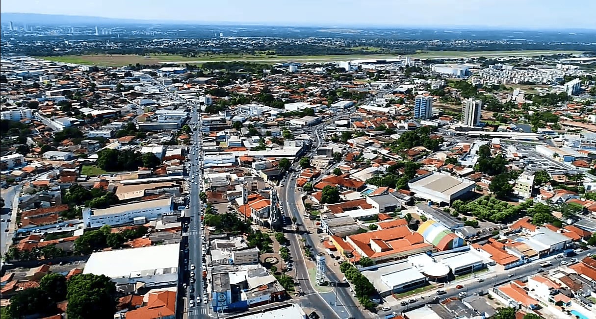 Um engenheiro agrônomo foi atacado por um pitbull no Bairro Jardim Imperial, em Várzea Grande, cidade do Mato Grosso. 