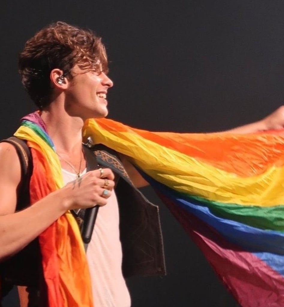 Os rumores de que Shawn Mendes incluirá Brasil e México em nova turnê ganharam mais um capítulo. O jornal Diario Extra, da Costa Rica, publicou uma entrevista com o fotógrafo Heiner Castillo, que tem acompanhado o cantor em suas apresentações, e colocou os dois países no roteiro dos shows.
-Shawn Mendes Instagram