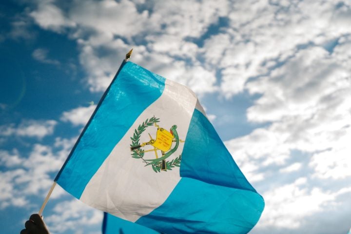 Escobal Ã© uma grande mina de prata localizada a leste de San Rafael Las Flores, no sul da Guatemala, no Departamento de Santa Rosa. Ela representa uma das maiores reservas de prata nÃ£o apenas na Guatemala, mas no mundo, com reservas estimadas de 367,5 milhÃµes de onÃ§as de prata.
