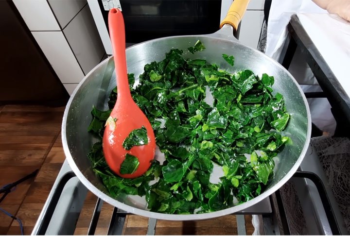 O segundo, por sua vez, pode ser encontrado nas fontes vegetais como folhas verdes-escuras, cereais, sementes e leguminosas. Ele exige um esforÃ§o maior do corpo para absorvÃª-lo e precisa ser consumido em maior quantidade.