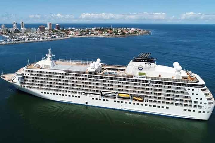 Punta del Este, Uruguai: Conhecida como a "Pérola do Atlântico", Punta del Este é um dos destinos mais sofisticados da América do Sul, frequentemente incluído nos itinerários de cruzeiros marítimos.