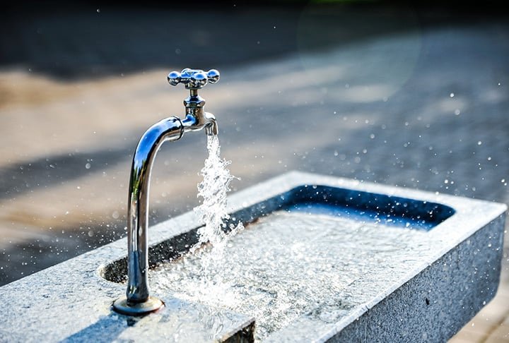 Preservar a disponibilidade e a qualidade da água potável é uma responsabilidade compartilhada que exige práticas sustentáveis, gestão eficiente dos recursos hídricos e conscientização sobre a importância desse recurso vital para as presentes e futuras gerações.