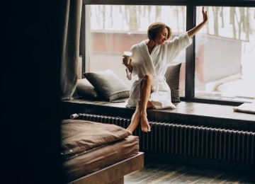 O movimento busca valorizar a elegância discreta, com foco em peças de alta qualidade, sugerindo mais do que a adoção de um estilo de vida, mas um posicionamento ético que rejeita o descartável e celebra o durável -  (crédito: Freepik)