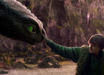 A história de amizade entre Soluço (Mason Thames) e Banguela volta às telas, com personagens EM novos contornos -  (crédito: universal pictures/divulgação)