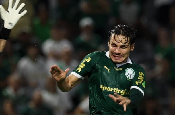 RAPHAEL VEIGA – Entrou na vaga de Felipe Anderson aos 19 minutos da etapa final. Deu dois passes qualificados e tentou distribuir o jogo. Fez bem mais do que o titular. Nota: 6,5 Foto: Cesar Greco/Palmeiras