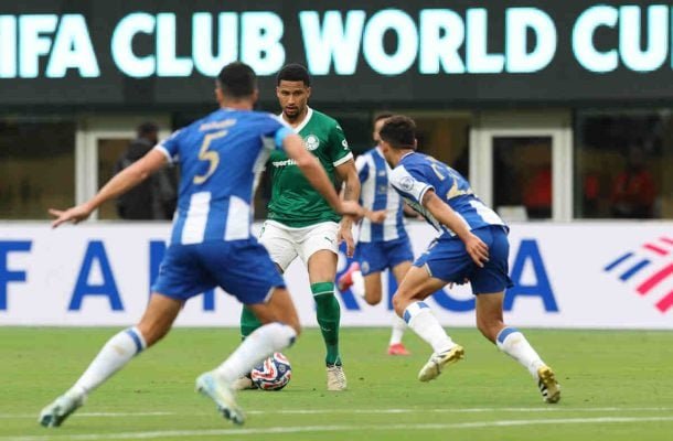 MURILO – Atuou pela esquerda da zaga, com muito trabalho diante das investidas de João Mário. Conseguiu sucesso na maioria dos lances. Quando foi ao ataque, mandou uma bola na trave dos portistas. Nota: 7,0 Foto: Cesar Greco/Palmeiras