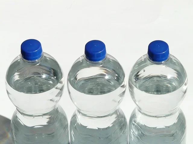 A água é essencial para a saúde humana, no entanto, quando ela não é potável, pode estar contaminada com impurezas, como areia, barro, ferrugem, cloro e bactérias. Daí a importância da filtragem. 