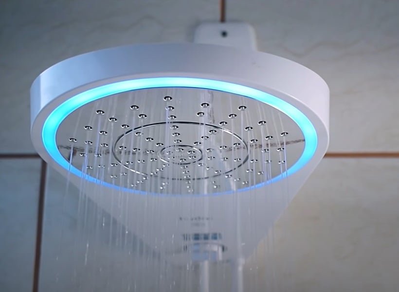 Costume brasileiro: Tomar vários banhos no mesmo dia - Com certeza você conhece alguém que toma mais de um banho por dia. Esse hábito é muito comum em solo nacional, mas algo muito raro em países da Europa ou nos Estados Unidos. 