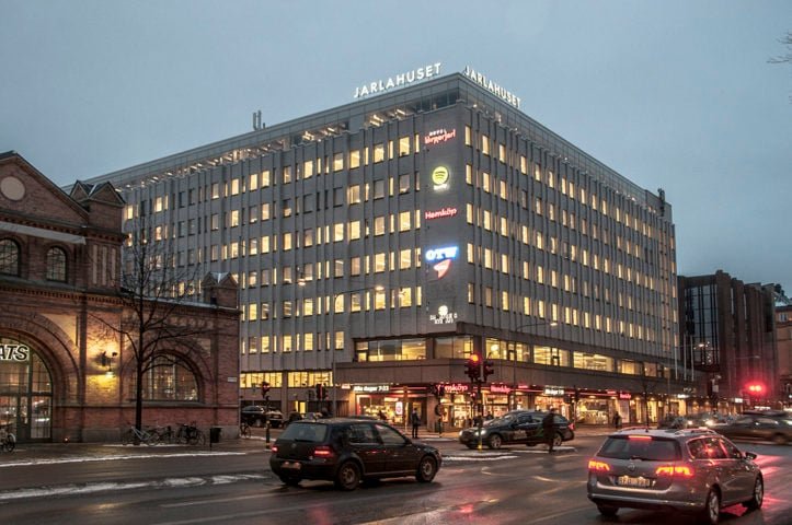 Estocolmo também é famosa por ser um centro de inovação e tecnologia. É a sede de empresas globais como Spotify e Ericsson, além de ser um polo para startups, muitas das quais surgiram na próspera cena tecnológica da cidade.-wikimedia commons/	I99pema