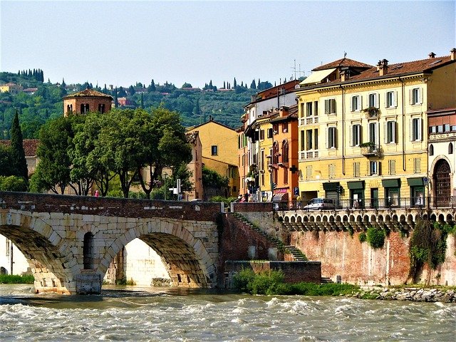 Verona, cidade que inspira o romantismo:  o cenário clássico de 