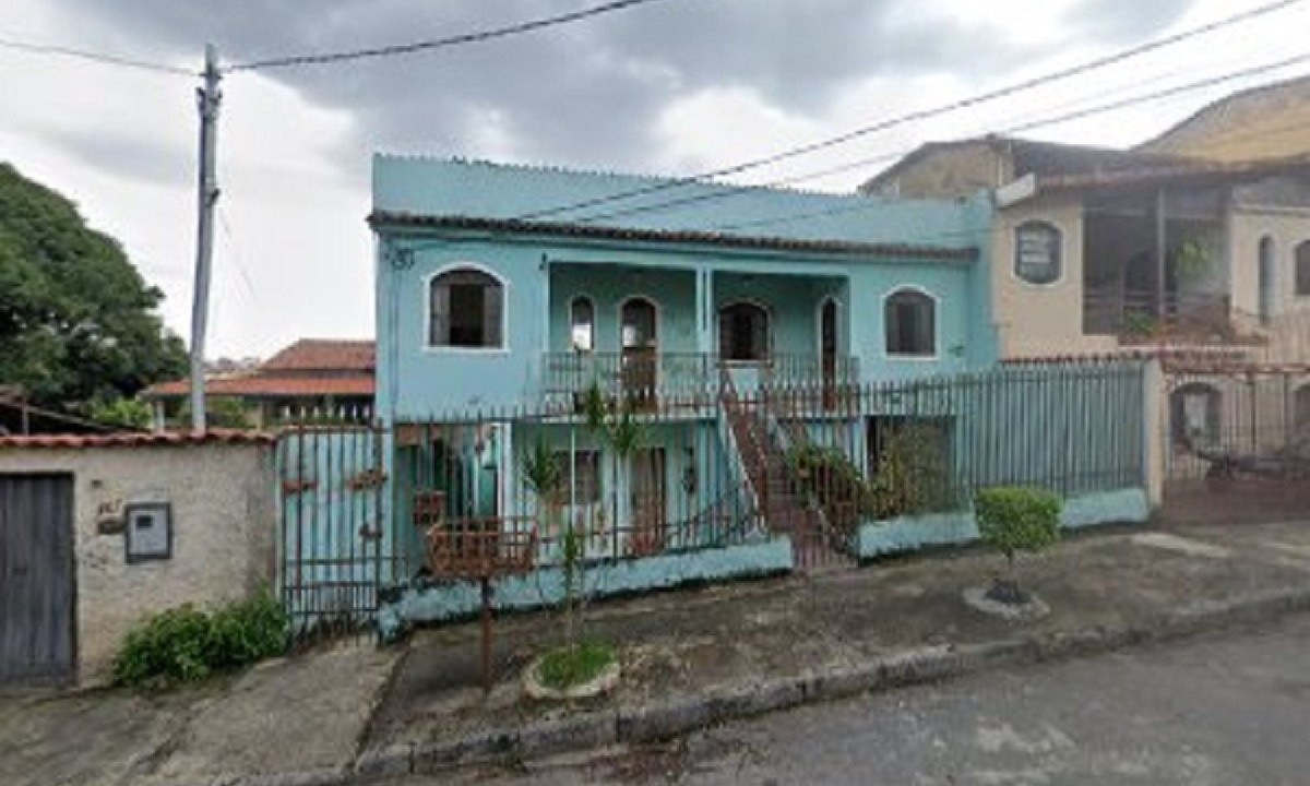 Homem foi morto em frente ao número 277 da Rua Olegário Mariano -  (crédito: Google maps)