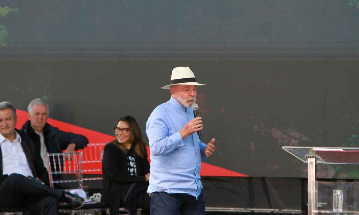 Pode-se chamar de populistas as propostas de Lula para transferência de renda para famílias de baixa renda do governo - (crédito: EDÉSIO FERREIRA/EM/D.A.PRESS) Pode-se chamar de populistas as propostas de Lula para transferência de renda para famílias de baixa renda do governo - (crédito: EDÉSIO FERREIRA/EM/D.A.PRESS)