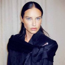 Adriana Lima: supermodelo brasileira faz 44 anos - Reprodução do Instagram @adrianalima